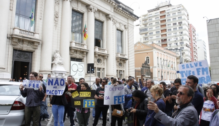 Mobilização dos funcionários públicos busca barrar pacote do Executivo Estadual